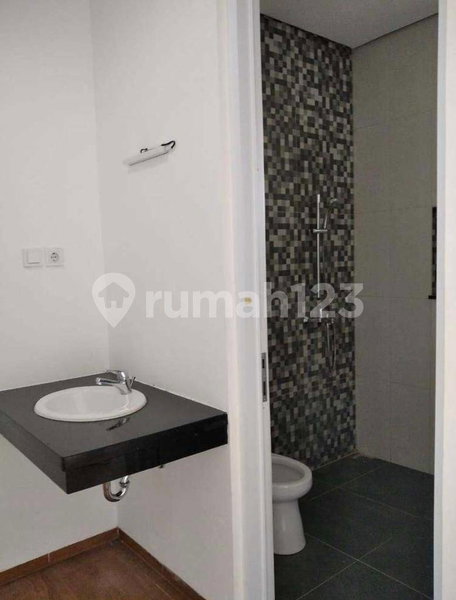 House for rent in Bandung, Indonesia · 4 rooms, 4 baths