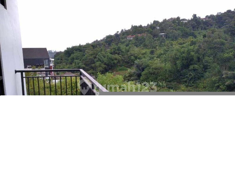 House for rent in Bandung, Indonesia · 4 rooms, 4 baths
