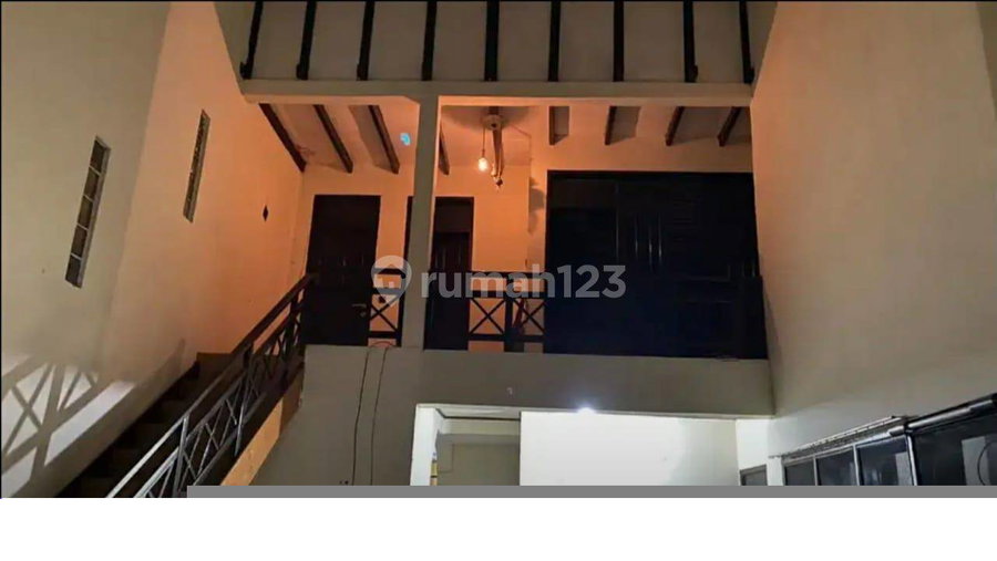 House for rent in Bandung, Indonesia · 6 rooms, 4 baths