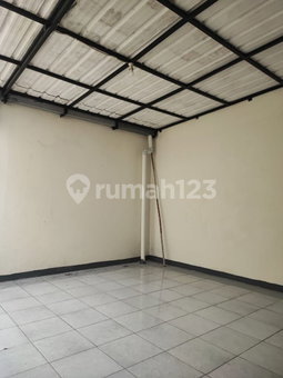 House for rent in Jakarta, Indonesia · Pasar Minggu · 4 rooms, 3 baths