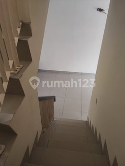 House for rent in Jakarta, Indonesia · Pasar Minggu · 4 rooms, 3 baths
