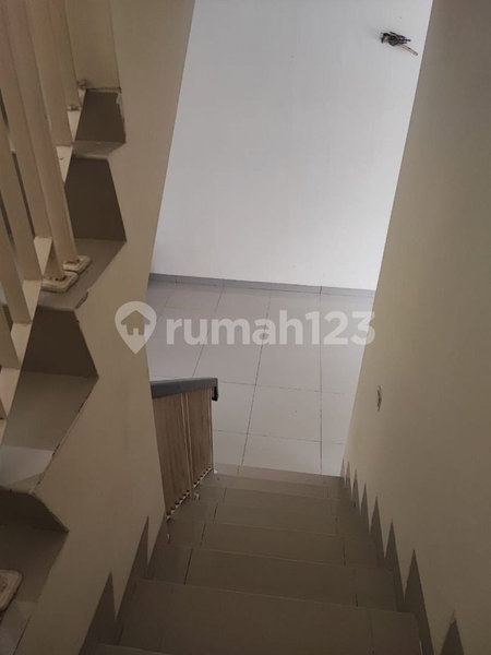 House for rent in Jakarta, Indonesia · Pasar Minggu · 4 rooms, 3 baths