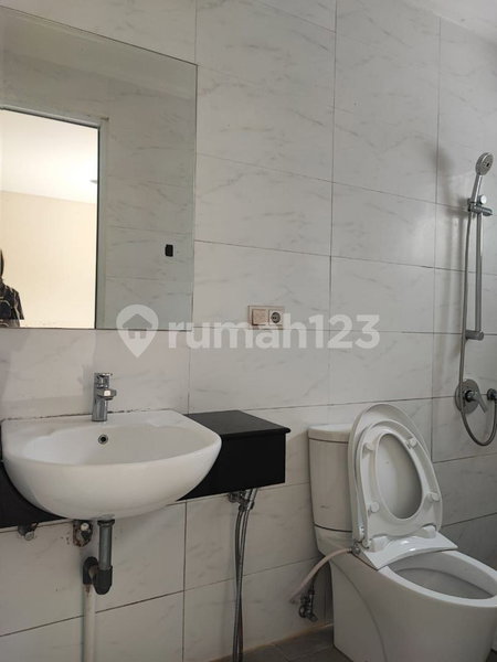 House for rent in Jakarta, Indonesia · Pasar Minggu · 4 rooms, 3 baths