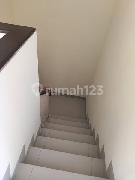 House for rent in Jakarta, Indonesia · Pasar Minggu · 4 rooms, 3 baths