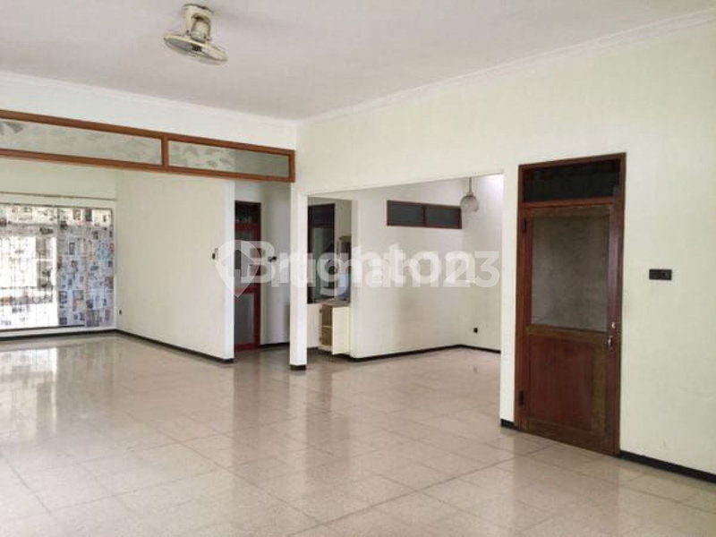 House for rent in Surabaya, Indonesia · 3 rooms, 2 baths