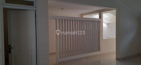 House for rent in Bandung, Indonesia · 7 rooms, 4 baths