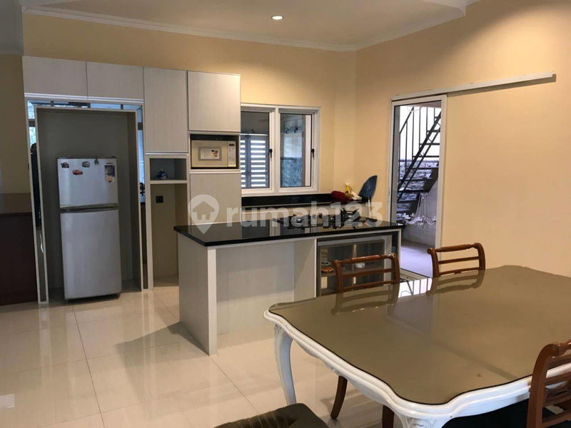 House for rent in Jakarta, Indonesia · Pasar Minggu · 3 rooms, 3 baths