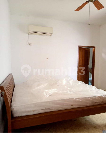 House for rent in Jakarta, Indonesia · Tebet · 5 rooms, 4 baths