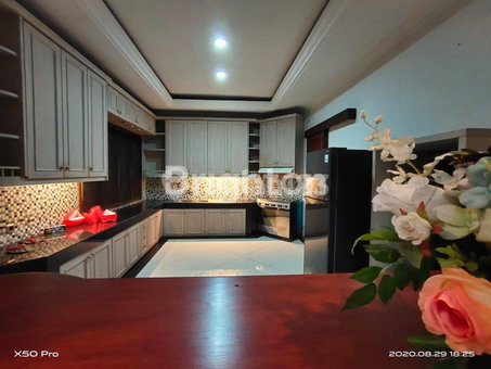 House for rent in Jakarta, Indonesia · Tebet · 4 rooms, 5 baths