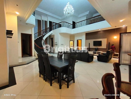House for rent in Jakarta, Indonesia · Tebet · 4 rooms, 5 baths