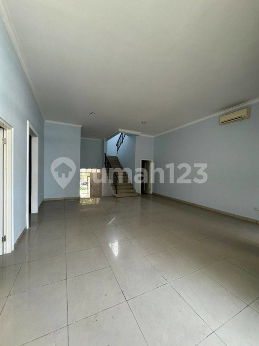 House for rent in Jakarta, Indonesia · Pasar Minggu · 4 rooms, 3 baths