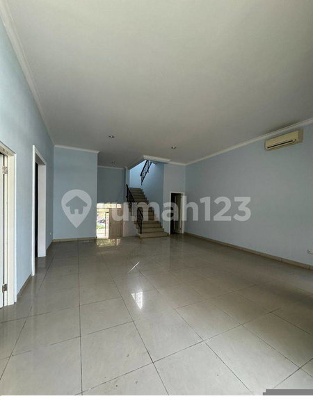 House for rent in Jakarta, Indonesia · Pasar Minggu · 4 rooms, 3 baths