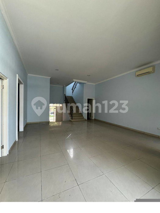 House for rent in Jakarta, Indonesia · Pasar Minggu · 4 rooms, 3 baths