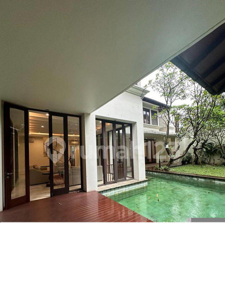 House for rent in Jakarta, Indonesia · Menteng · 5 rooms, 4 baths