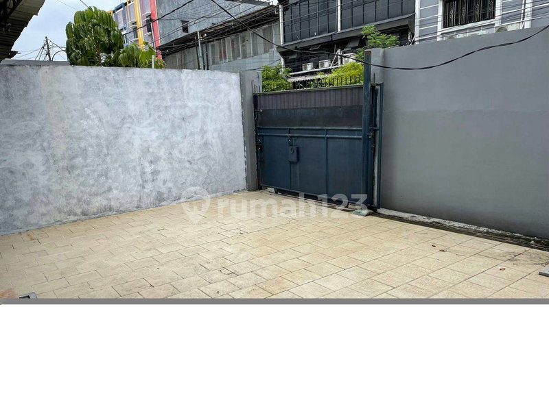 House for rent in Bandung, Indonesia · 3 rooms, 3 baths