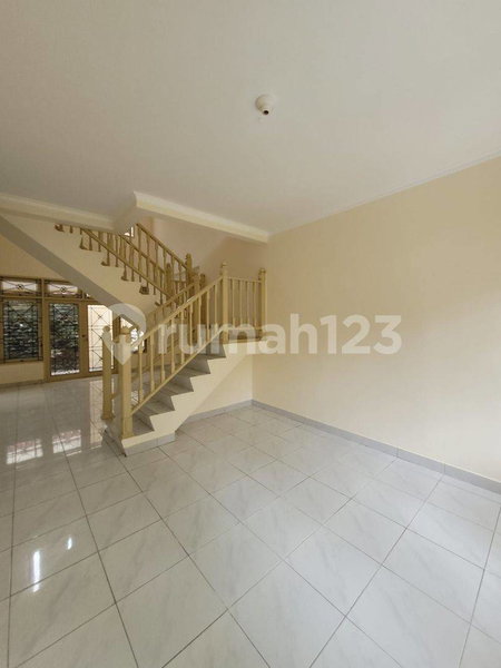 House for rent in Jakarta, Indonesia · Tebet · 3 rooms, 2 baths