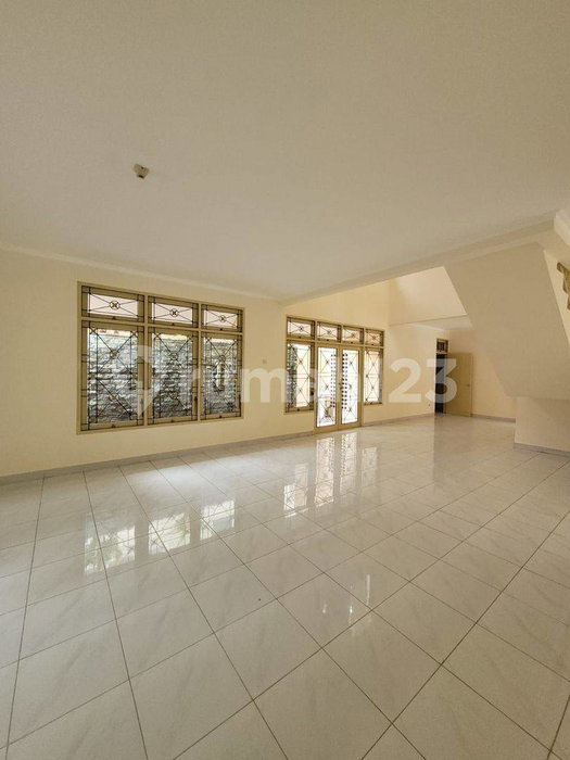 House for rent in Jakarta, Indonesia · Tebet · 3 rooms, 2 baths