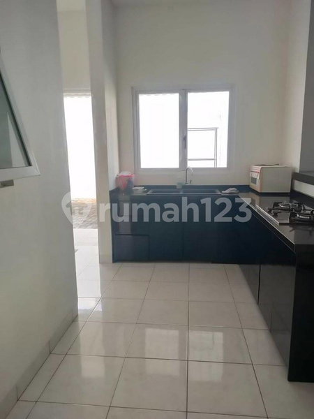 House for rent in Jakarta, Indonesia · Tebet · 4 rooms, 3 baths