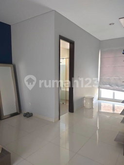 House for rent in Jakarta, Indonesia · Tebet · 4 rooms, 3 baths