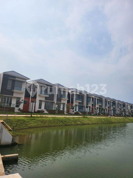 House for rent in Jakarta, Indonesia · Tebet · 4 rooms, 4 baths