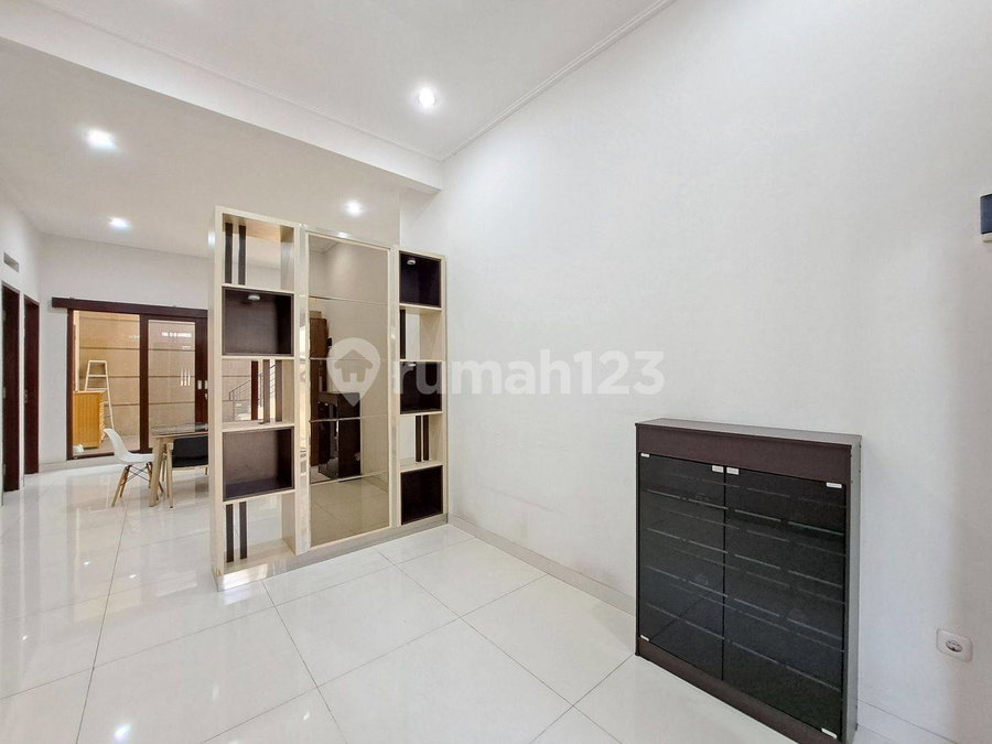 House for rent in Bandung, Indonesia · 4 rooms, 2 baths