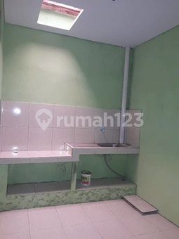 House for rent in Jakarta, Indonesia · Setiabudi · 2 rooms, 1 bath