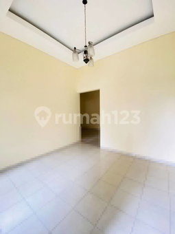 House for rent in Jakarta, Indonesia · Pasar Minggu · 4 rooms, 3 baths