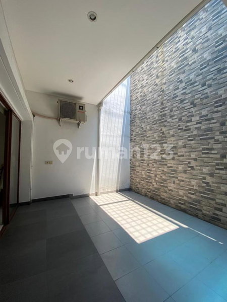 House for rent in Tangerang, Indonesia · Riding · 3 rooms, 2 baths