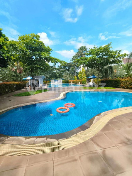 House for rent in Tangerang, Indonesia · Riding · 2 rooms, 2 baths