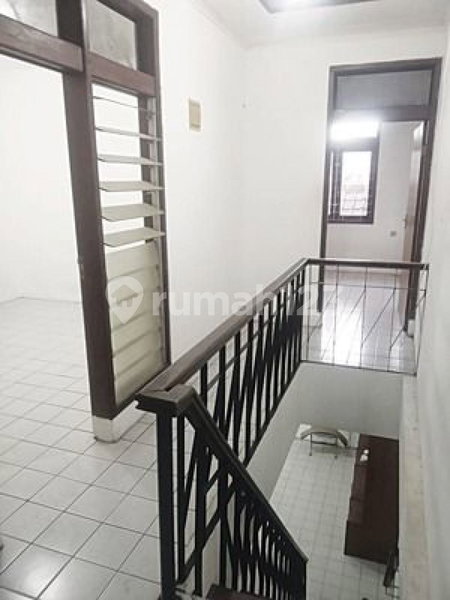 House for rent in Bandung, Indonesia · 4 rooms, 2 baths