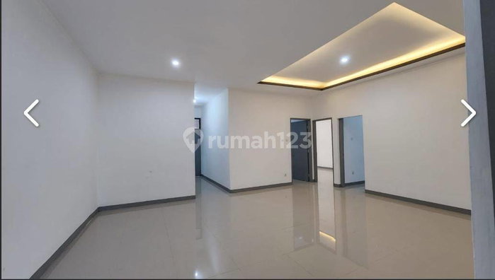 House for rent in Jakarta, Indonesia · Palmerah · 5 rooms, 3 baths