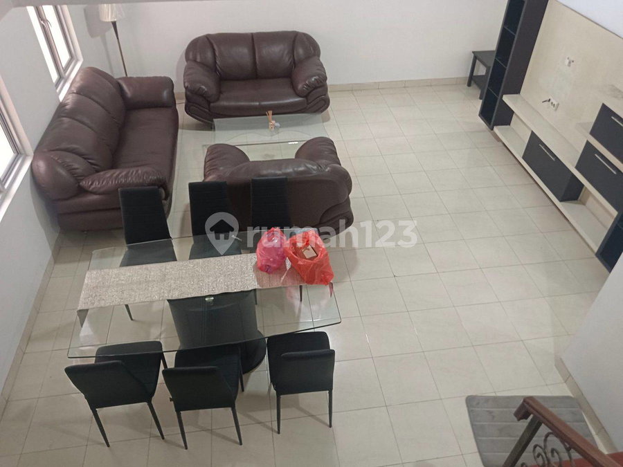 House for rent in Jakarta, Indonesia · Menteng · 4 rooms, 3 baths