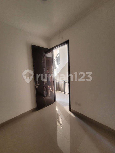 House for rent in Jakarta, Indonesia · Tebet · 3 rooms, 2 baths