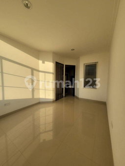 House for rent in Jakarta, Indonesia · Tebet · 3 rooms, 2 baths