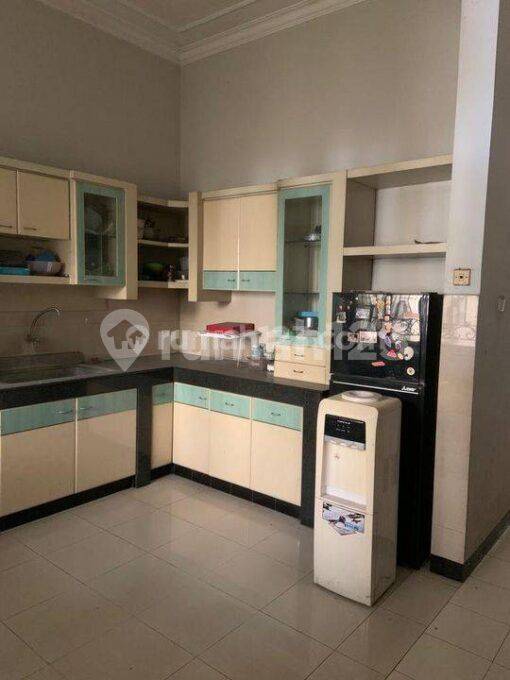 House for rent in Jakarta, Indonesia · Palmerah · 4 rooms, 3 baths