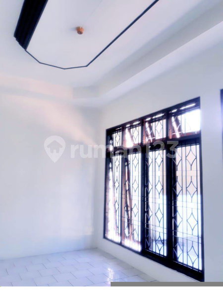 House for rent in Jakarta, Indonesia · Palmerah · 7 rooms, 2 baths