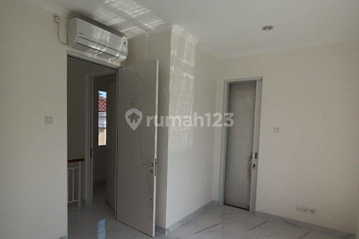 House for rent in Jakarta, Indonesia · Pasar Minggu · 3 rooms, 2 baths