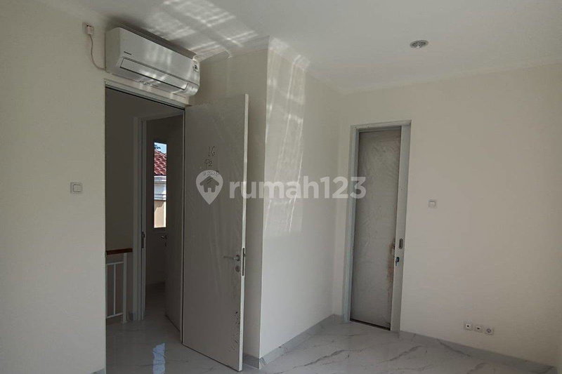 House for rent in Jakarta, Indonesia · Pasar Minggu · 3 rooms, 2 baths