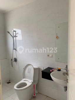 House for rent in West Jakarta, Indonesia · Cengkareng · 5 rooms, 4 baths