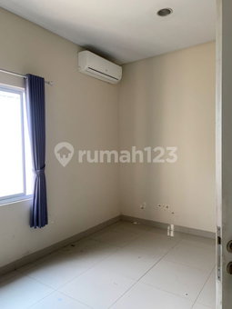 House for rent in West Jakarta, Indonesia · Cengkareng · 5 rooms, 4 baths