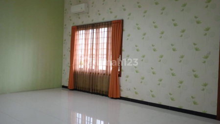 House for rent in Bandung, Indonesia · 4 rooms, 3 baths