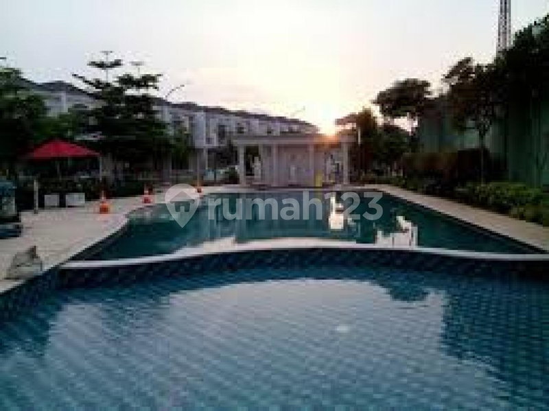 House for rent in Bandung, Indonesia · 4 rooms, 4 baths