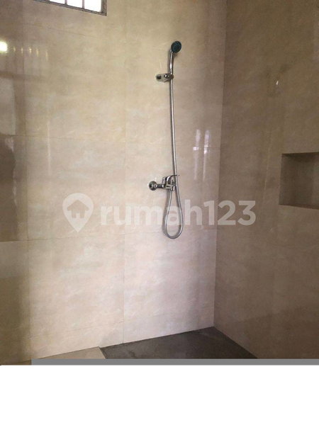 House for rent in West Jakarta, Indonesia · Cengkareng · 4 rooms, 3 baths