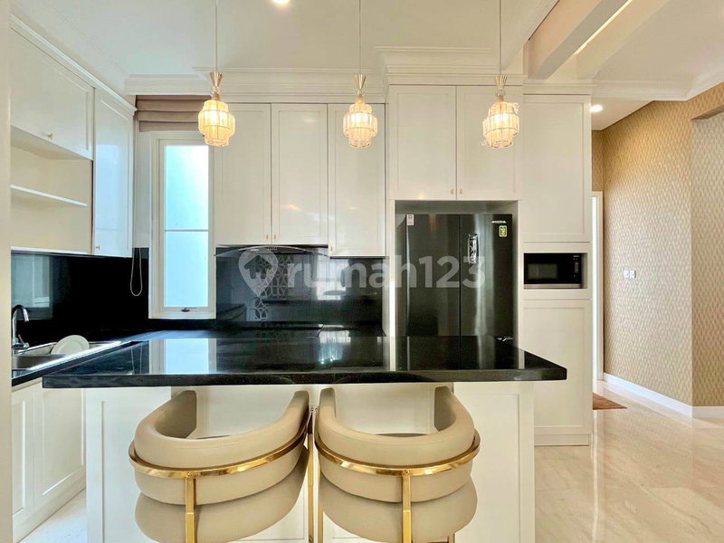 House for rent in South Jakarta, Indonesia · Cilandak · 4 rooms, 3 baths