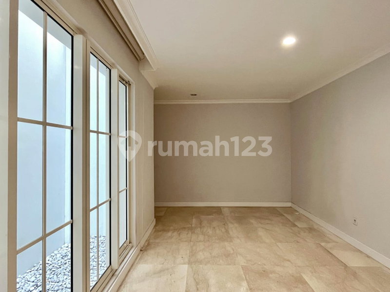 House for rent in South Jakarta, Indonesia · Cilandak · 4 rooms, 3 baths