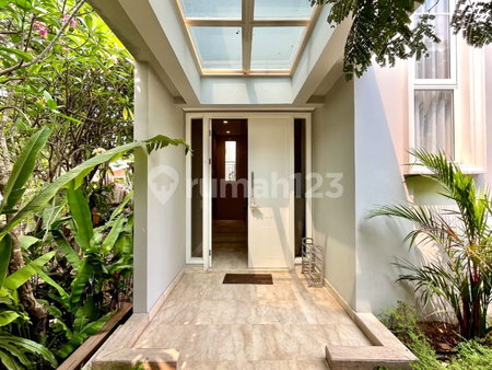 House for rent in South Jakarta, Indonesia · Cilandak · 4 rooms, 3 baths