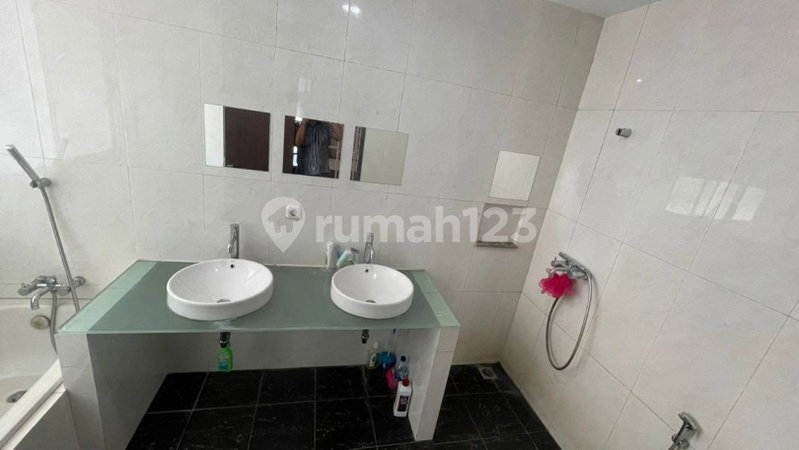 House for rent in West Jakarta, Indonesia · Cengkareng · 5 rooms, 4 baths