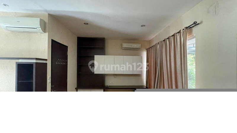 House for rent in West Jakarta, Indonesia · Cengkareng · 5 rooms, 4 baths