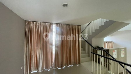 House for rent in West Jakarta, Indonesia · Cengkareng · 5 rooms, 4 baths