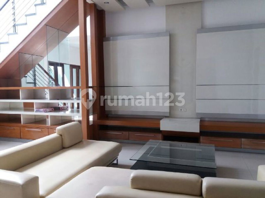 House for rent in West Jakarta, Indonesia · Cengkareng · 4 rooms, 3 baths